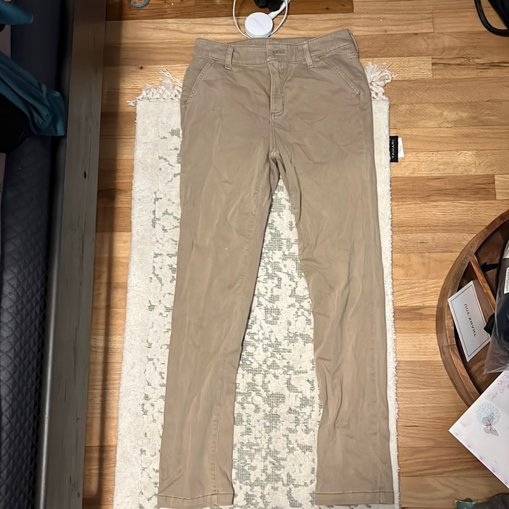 Like new St. John’s bay straight leg khaki pants
